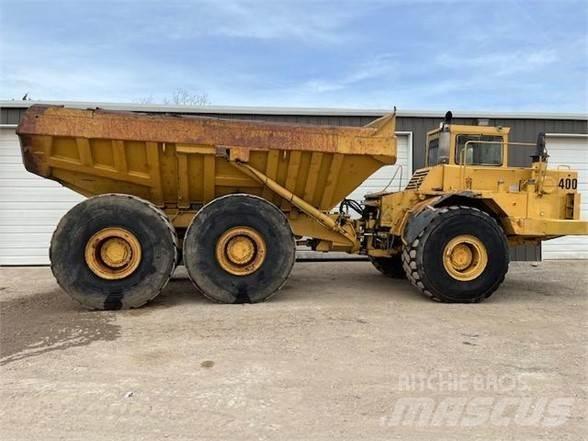 CAT D400 鉸接式起吊車