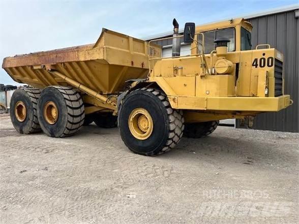 CAT D400 鉸接式起吊車