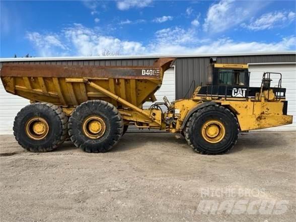 CAT D400E 鉸接式起吊車