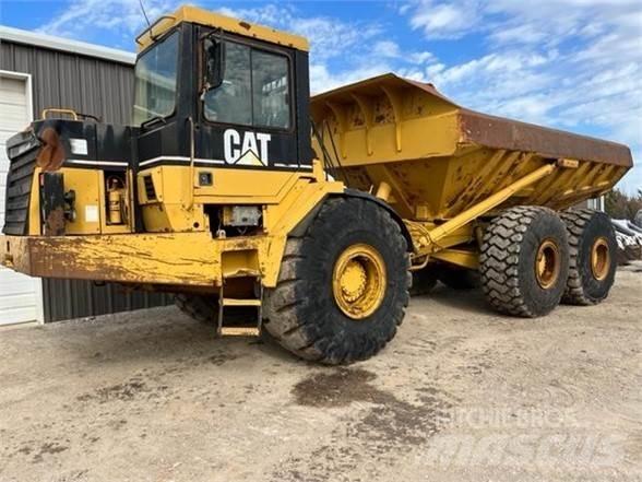 CAT D400E 鉸接式起吊車