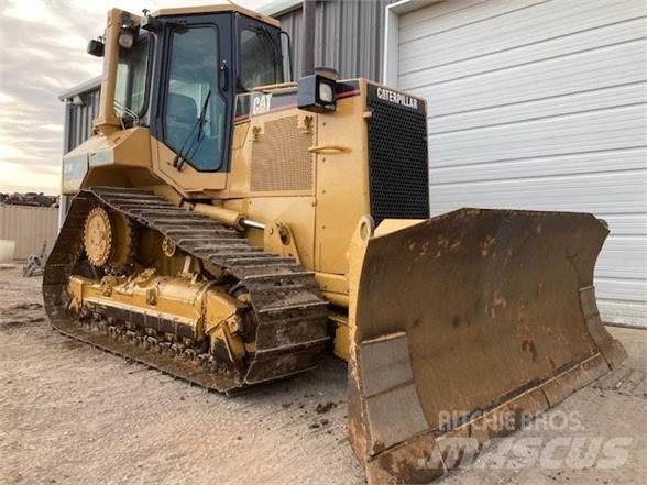 CAT D5M 履帶推土機