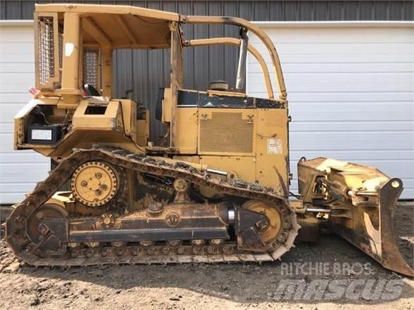 CAT D5M XL 履帶推土機