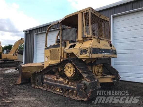 CAT D5M XL 履帶推土機