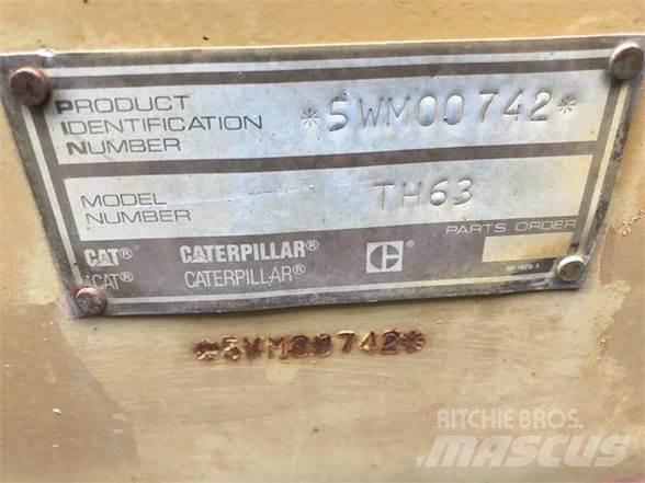 CAT TH63 伸縮臂操作車