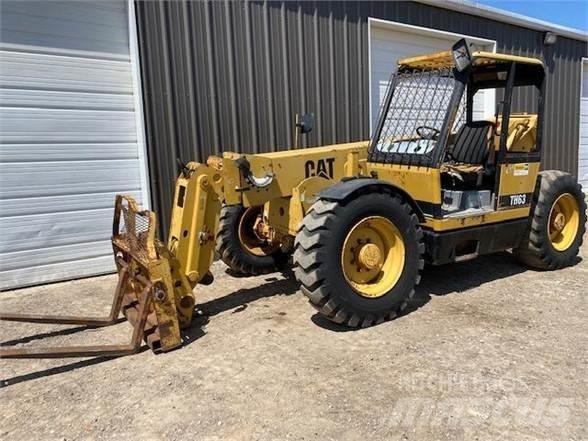 CAT TH63 伸縮臂操作車