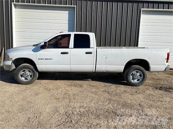 Dodge RAM 3500 皮卡.傳統半斗卡車/側卸板