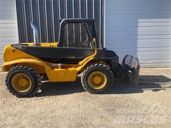 JCB 520 伸縮臂操作車