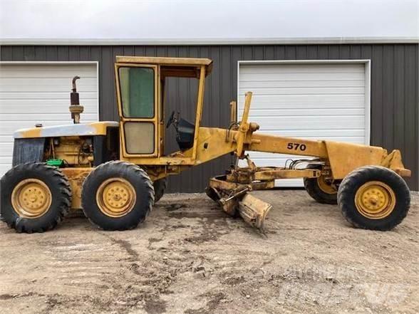 John Deere 570 平土機