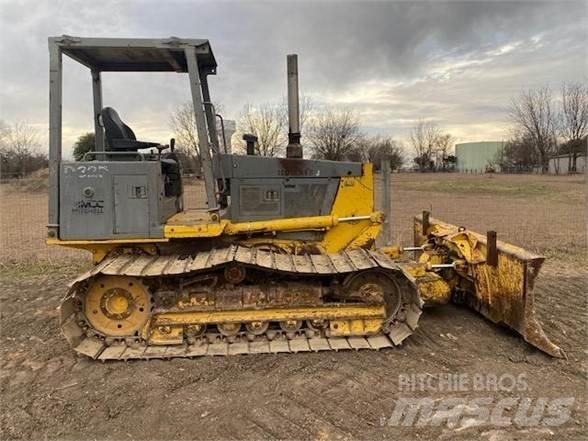 Komatsu D32P-1 履帶推土機