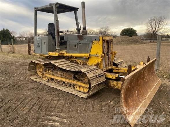 Komatsu D32P-1 履帶推土機