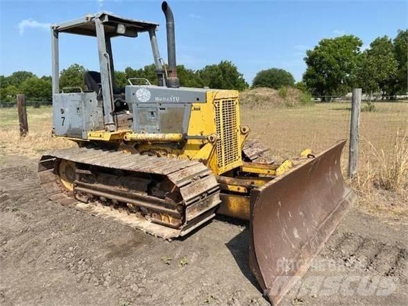 Komatsu D32P-1 履帶推土機