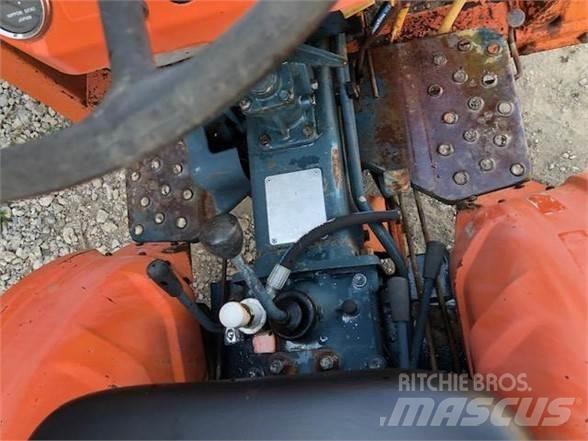 Kubota B7100 曳引機