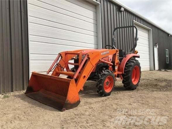 Kubota L3200 曳引機