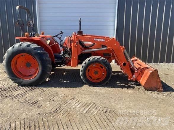 Kubota M4700 曳引機