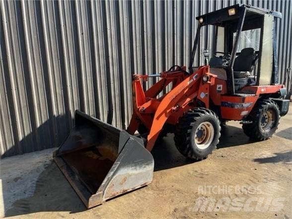 Kubota R420 輪胎式裝載機