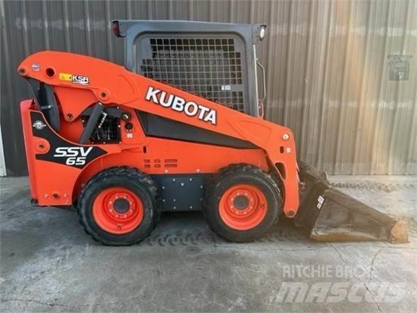Kubota SSV65 滑移轉向裝載機