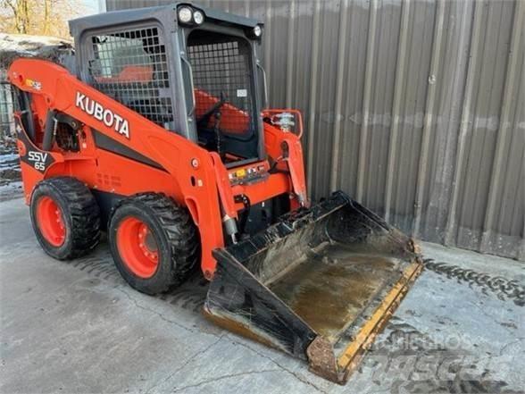 Kubota SSV65 滑移轉向裝載機