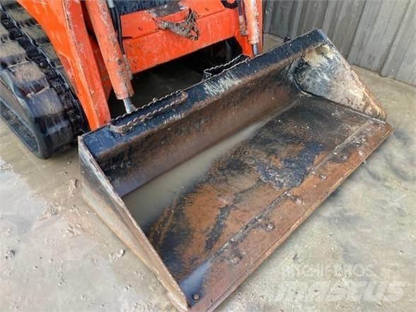 Kubota SVL75 滑移轉向裝載機