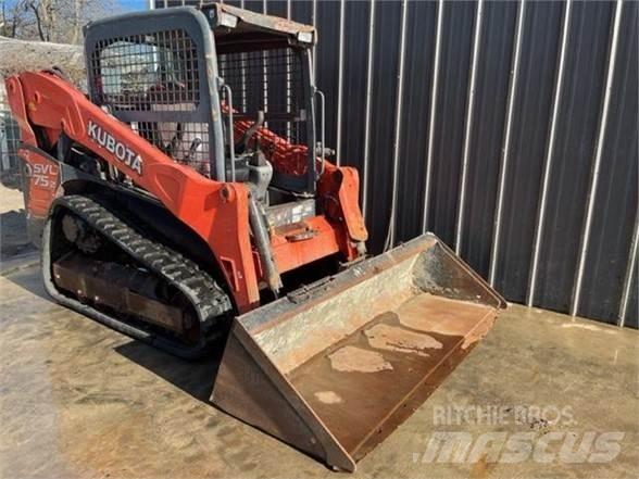 Kubota SVL75-2 滑移轉向裝載機