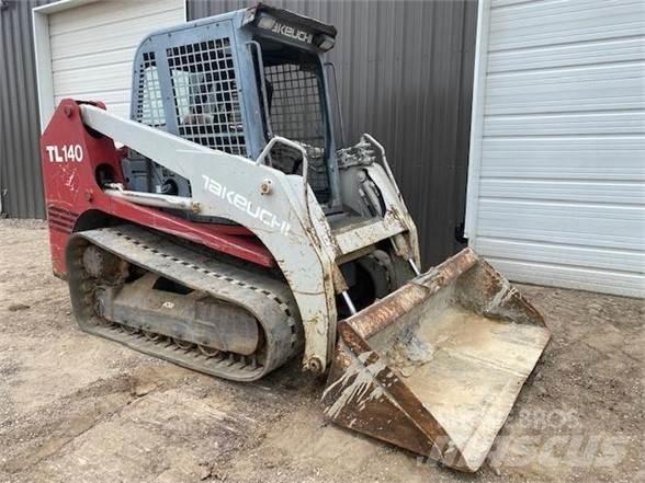 Takeuchi TL140 滑移轉向裝載機