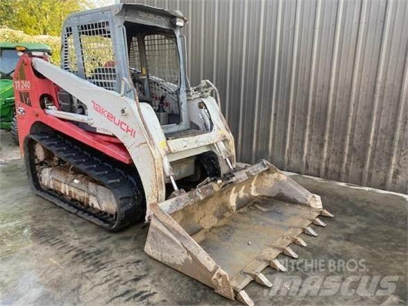 Takeuchi TL240 滑移轉向裝載機