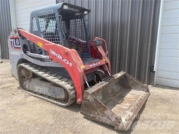 Takeuchi TL8 滑移轉向裝載機