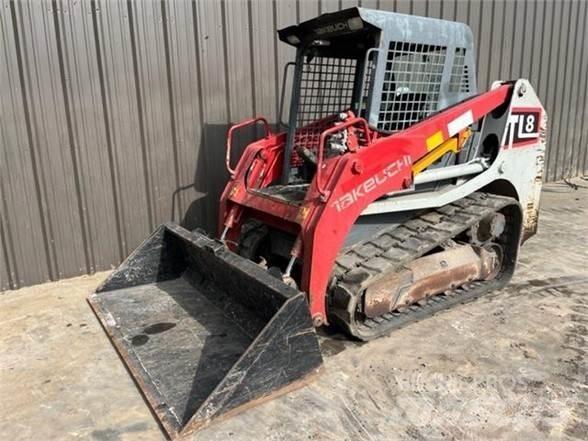 Takeuchi TL8 滑移轉向裝載機