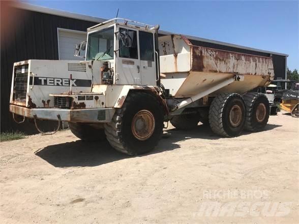 Terex TA27 鉸接式起吊車