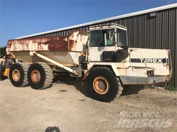 Terex TA27 鉸接式起吊車