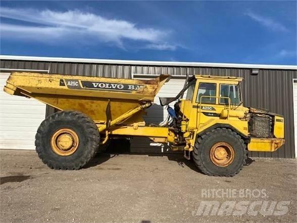 Volvo A25C 鉸接式起吊車