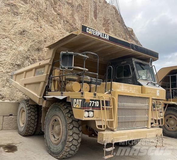 CAT 771D 側卸礦車