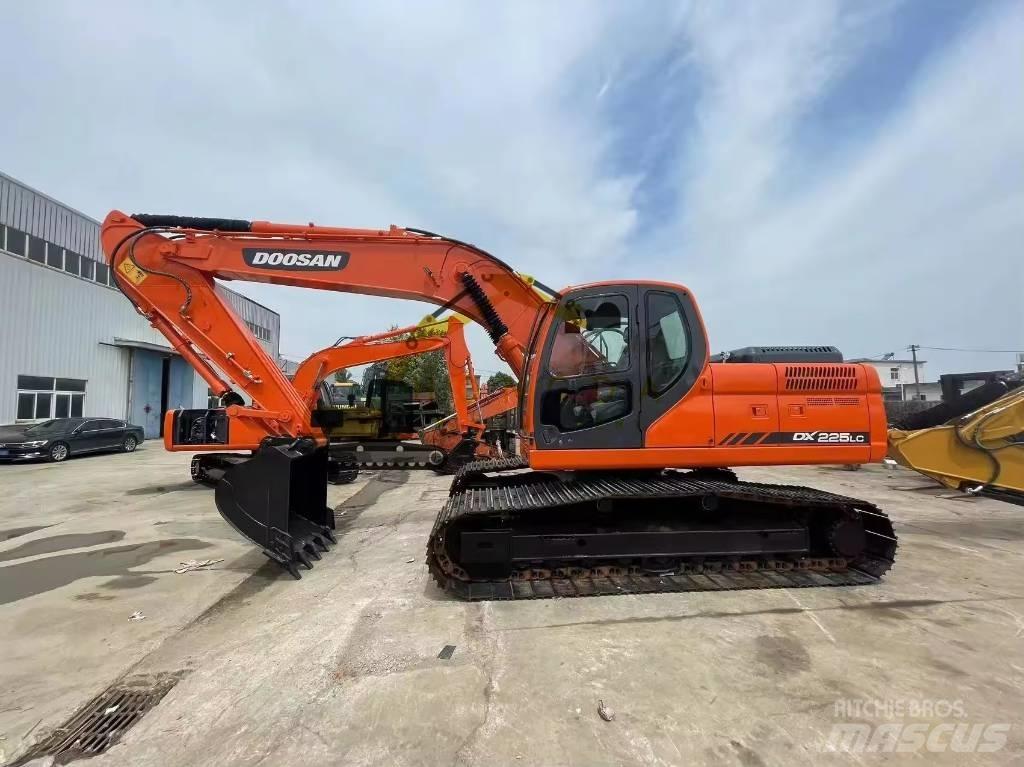 Doosan DX 225 LC 履帶式 挖土機/掘鑿機/挖掘機
