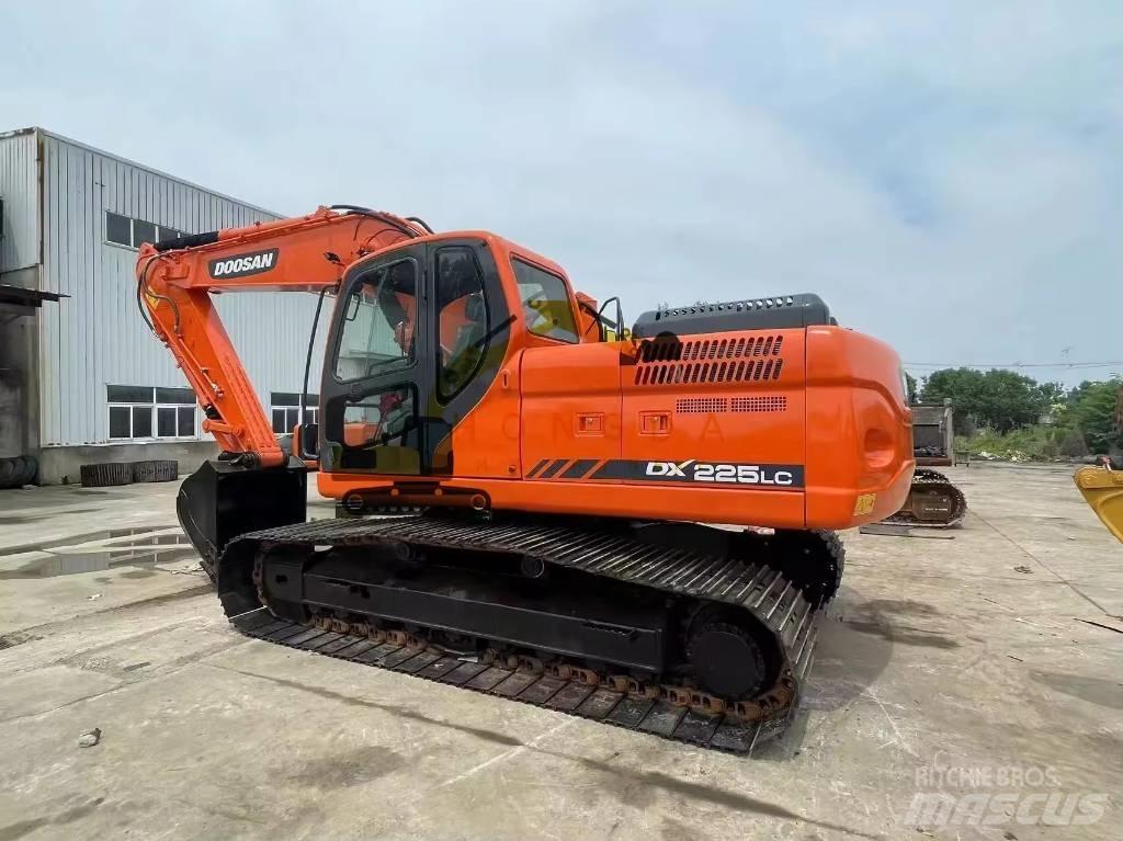 Doosan DX 225 LC 履帶式 挖土機/掘鑿機/挖掘機