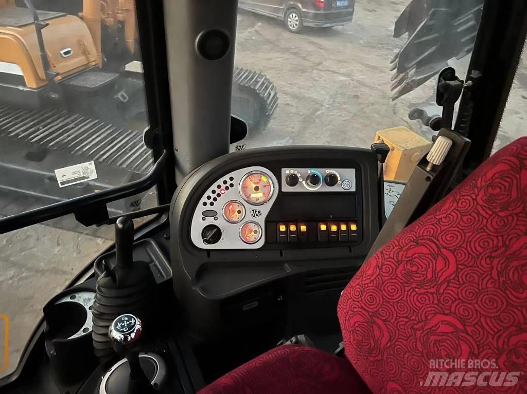 JCB 3CX 反鏟裝載機