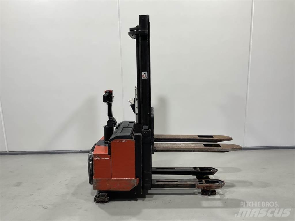 BT LSF1250/11 自走式堆積機