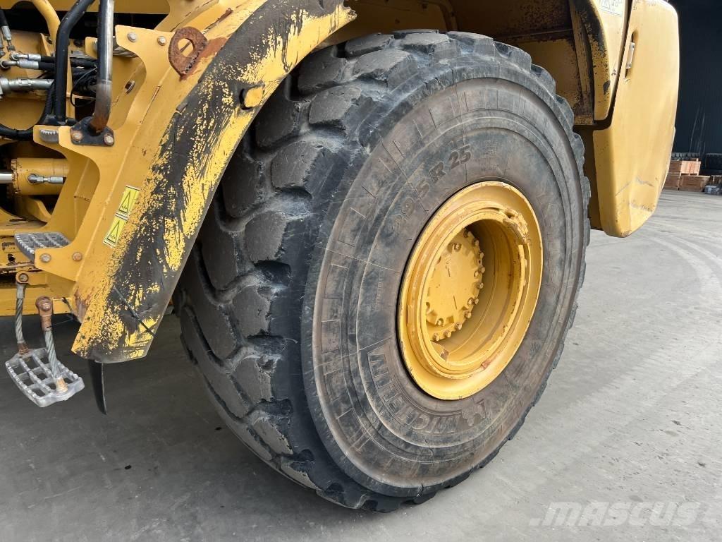 CAT 740 鉸接式起吊車