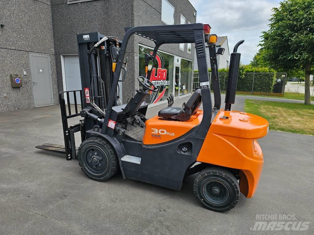 Doosan D 30 G 柴油卡車
