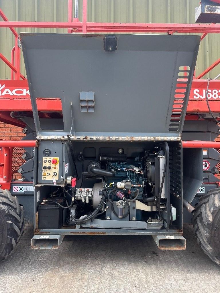SkyJack SJ 6832 RT 剪式升降機