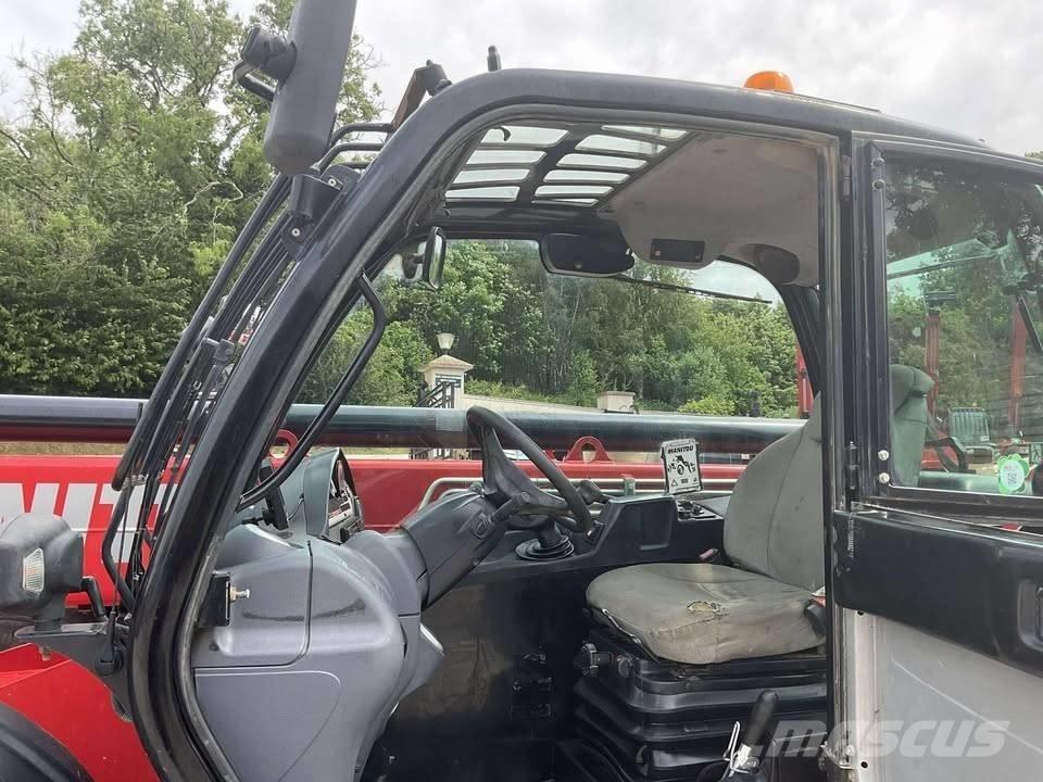 Manitou 1033 伸縮臂操作車