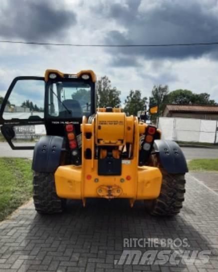 JCB 540-140 伸縮臂操作車
