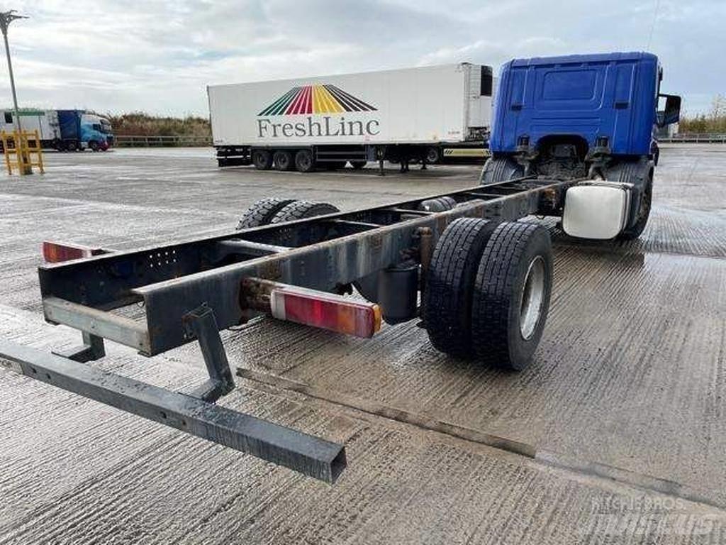 Scania P 230 商用底盤車