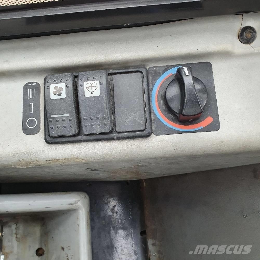 CAT 301.8 C 小型挖土機/掘鑿機<7t(小型挖掘機)