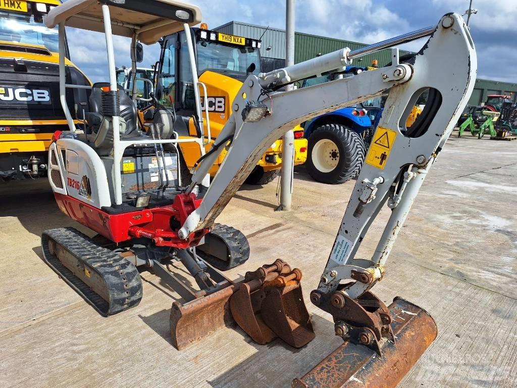 Takeuchi TB216 小型挖土機/掘鑿機<7t(小型挖掘機)