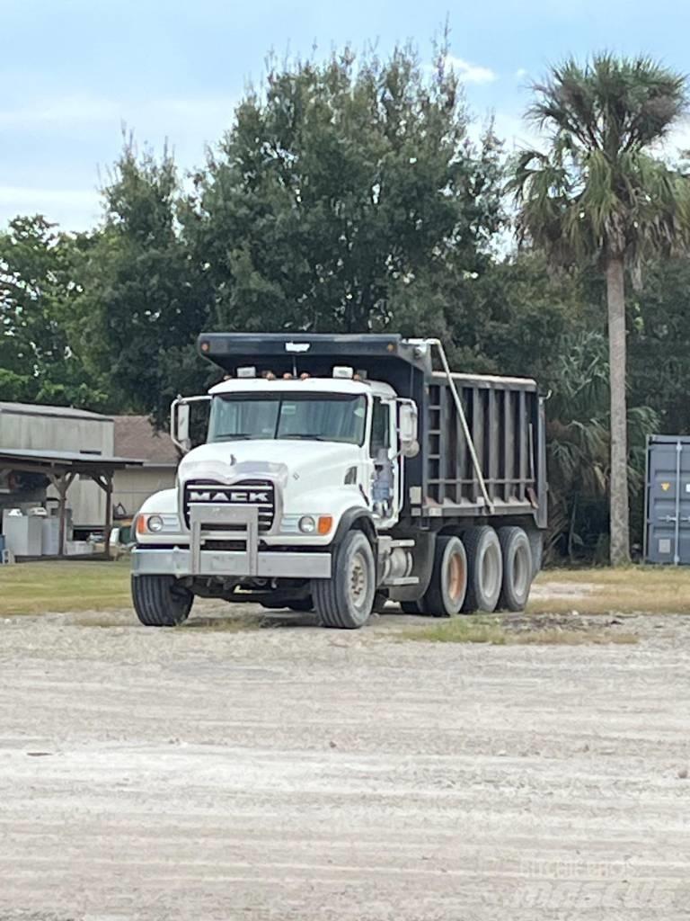 Mack Granite 傾卸式卡車