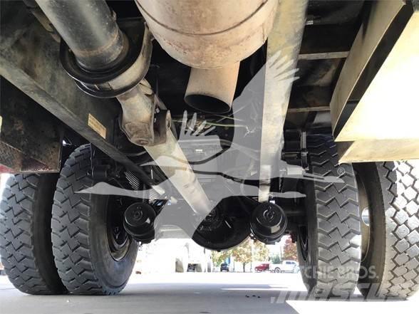 Altec AA600L 卡車裝載高空作業車