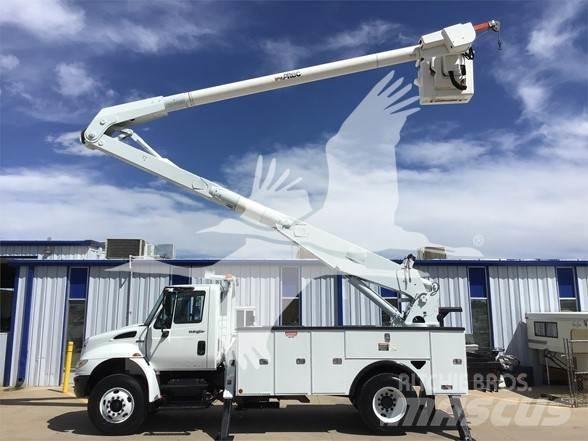 Altec AA755L 卡車裝載高空作業車