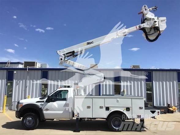 Altec AT40M 卡車裝載高空作業車