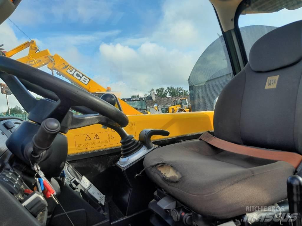 JCB 560-80 伸縮臂操作車