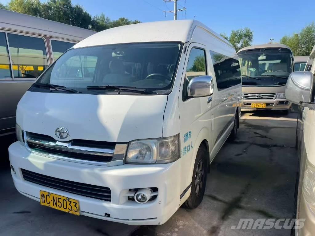 Toyota Hiace 公路客運汽車