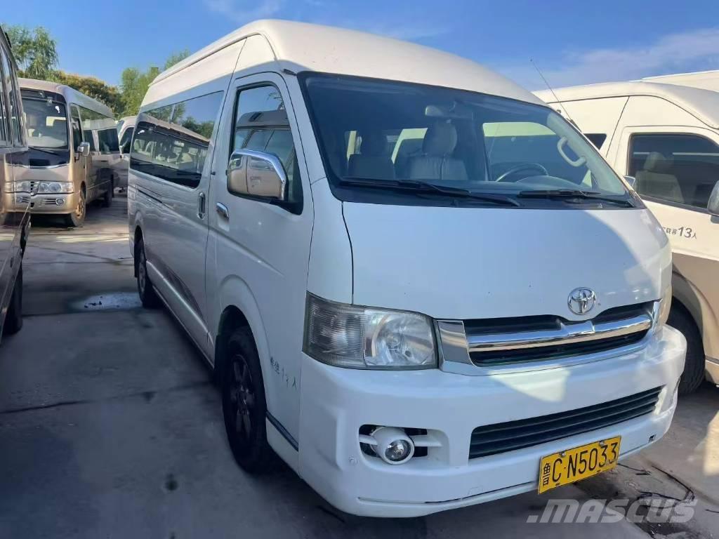 Toyota Hiace 公路客運汽車